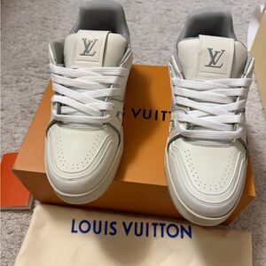 Louis Vuitton Off-White Leather Sneakers